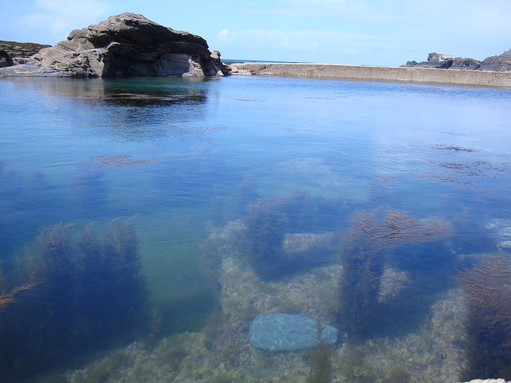 trevone sea pool on a sunny day