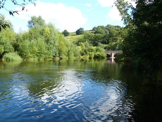 river monnow by skenfirth castle